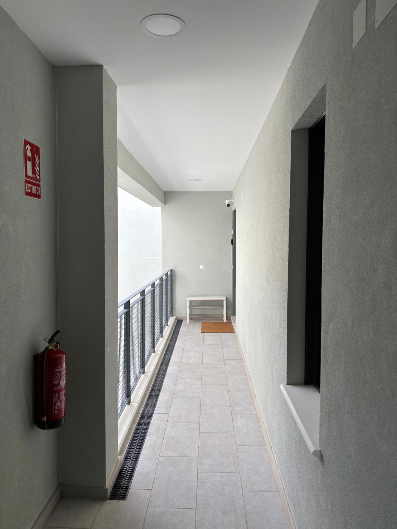 New Penthouse With Sunny View Apartment *